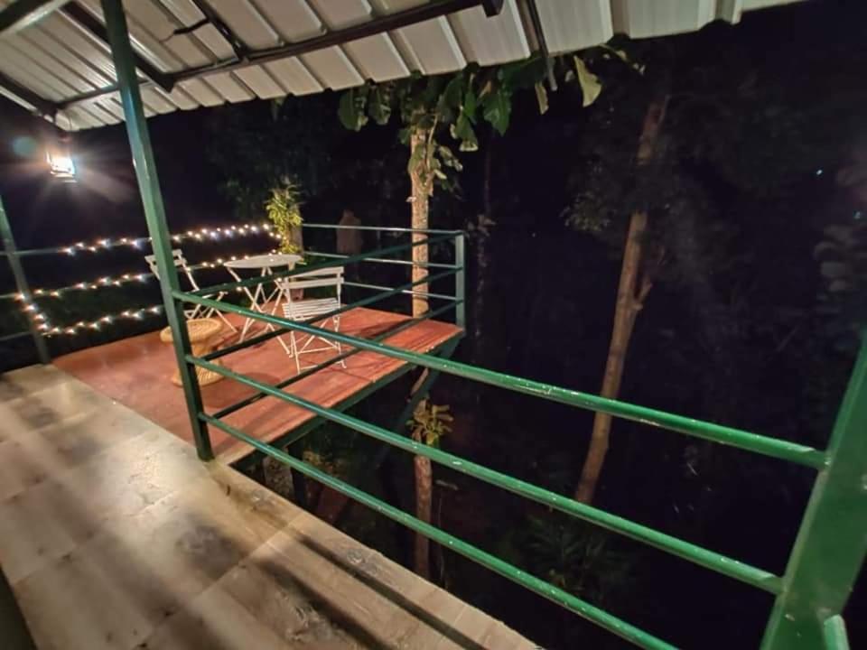Апартаменты Noah'S Nest Tree House Теккади Экстерьер фото